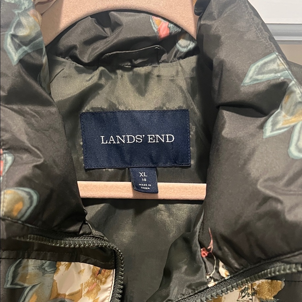 Lands' End Black Floral Puffer Vest  Max 600 - Picture 2 of 15